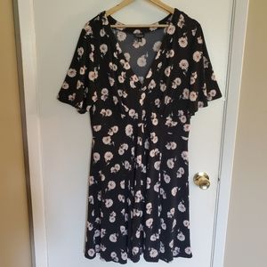 Torrid | Black & Floral Short Sleeve Dress